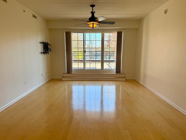 Photo - 455 W Wood St Unidad 212