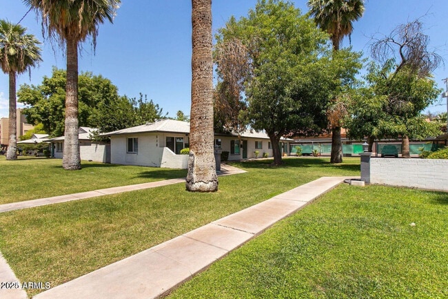 Building Photo - 512 E Roanoke Ave Unit 6