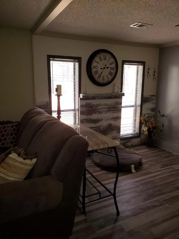 Photo - 1501 Pratt Cir