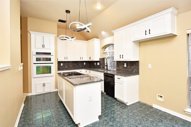Building Photo - 7602 Melody Cir Rental