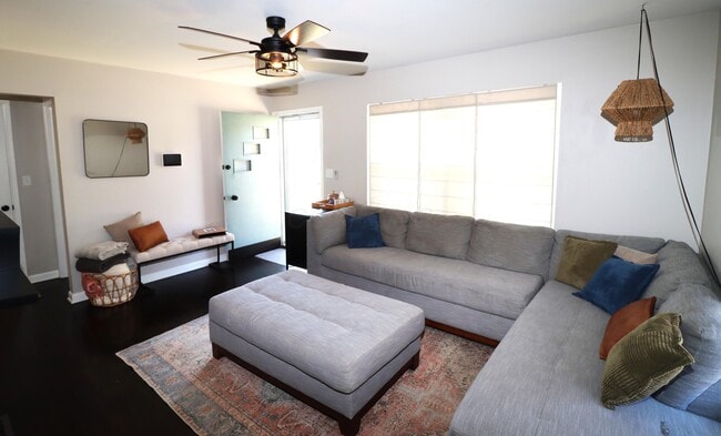 Photo - 3130 Reis Ave