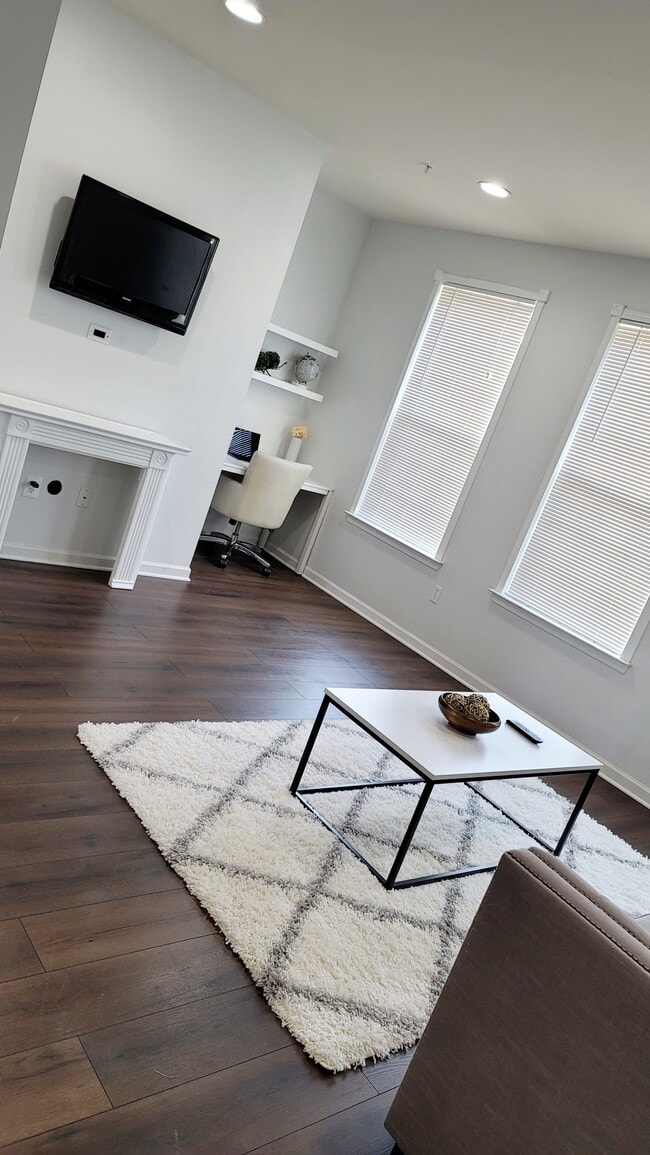 Photo - 6109 Hanlon St