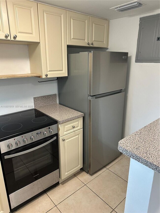 Photo - 1514 Salzedo St Unit 2