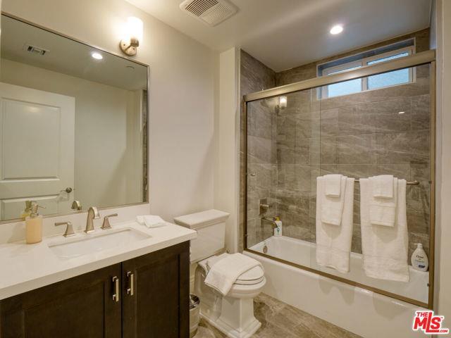 Building Photo - 8700 Chalmers Dr Unit 101 Rental