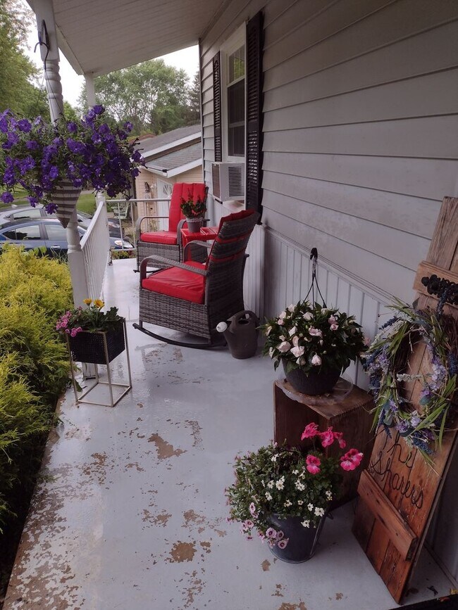 Photo - 3 Bedroom House in Houserville For Rent De...