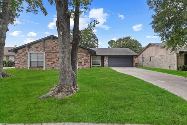 Photo - 1311 Creek Hollow Dr House