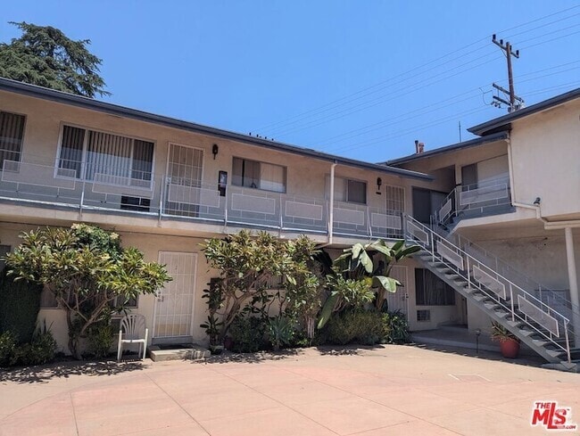 Building Photo - 1365 Orange Grove Ave Rental