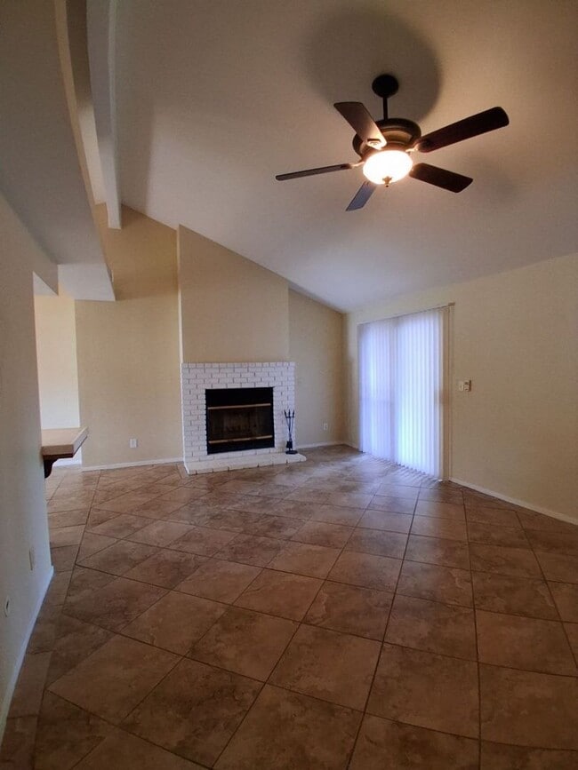 Photo - Charming Well-Maintained 3-Bed Fresno House!