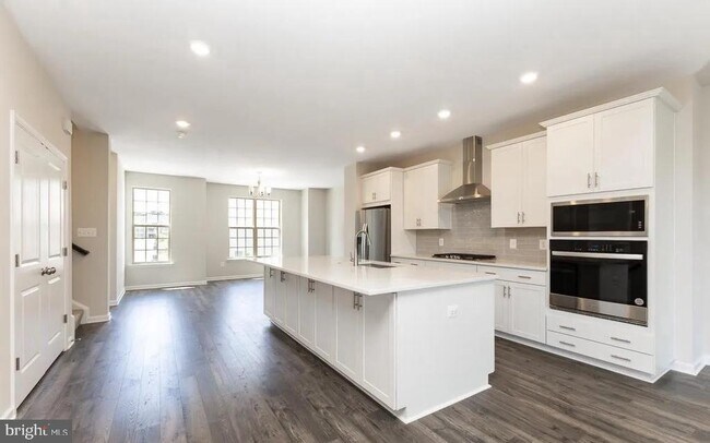 Photo - 1806 Mocking Jay Ter NE