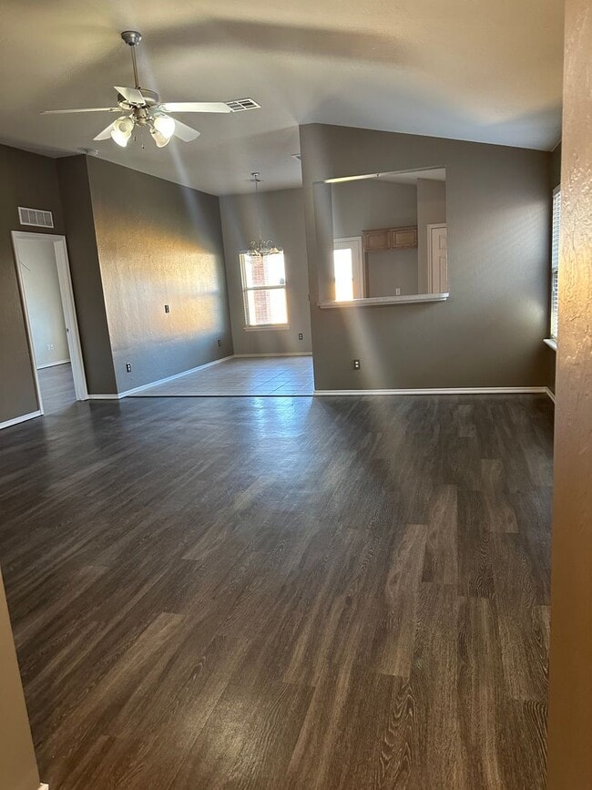 Photo - 4 Bd / 2 Ba in Valencia - Deer Creek Schools