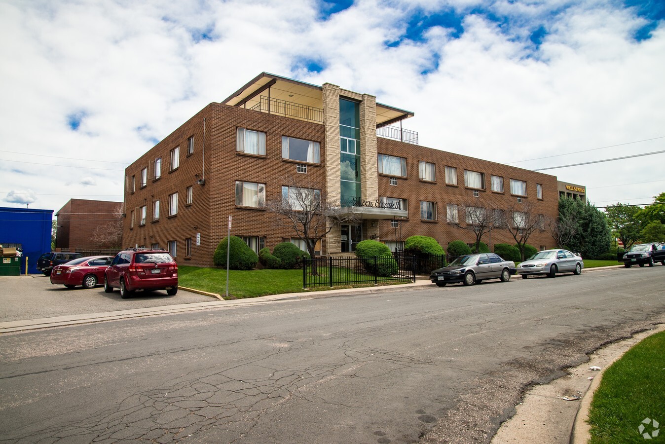Queen Elizabeth Apartments - Queen Elizabeth Apartments
