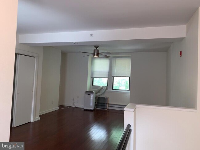 Photo - 1300 Spruce St Unidad 3D