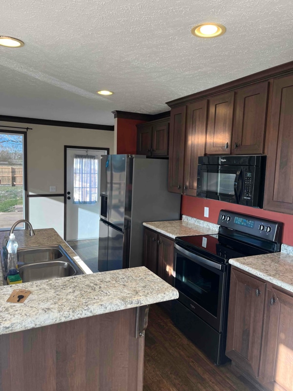 Photo - 7720 Hwy 2301