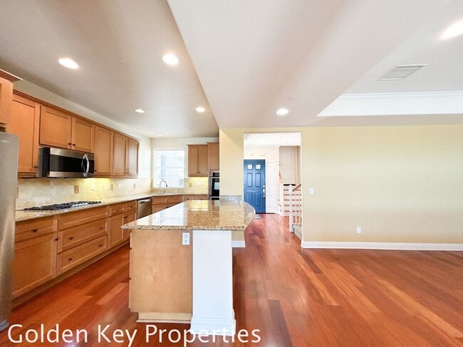 Photo - Beautiful Tri-Level Condo in The Bluffs at Carlsbad with Lagoon Views!!