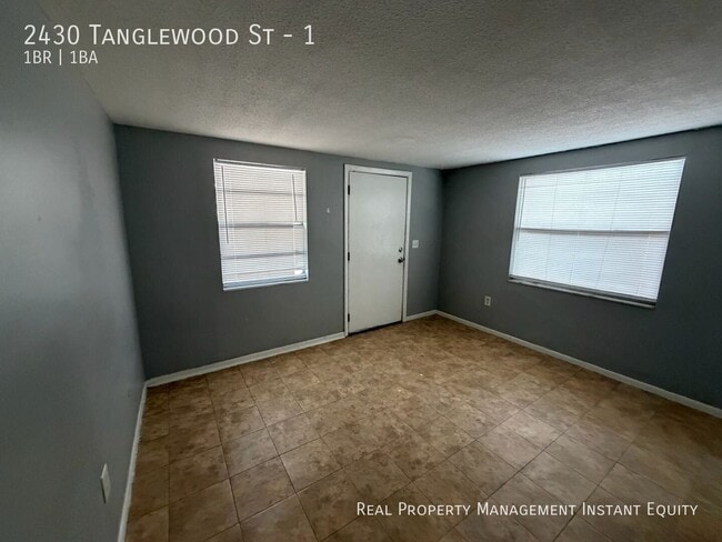 Photo - 2430 Tanglewood St Unit 1