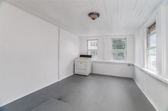 Building Photo - 47 Hartford St