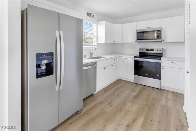 Photo - 10697 Holly Rd