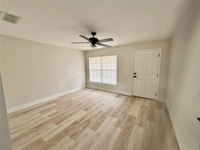 Photo - 162 Cascade St