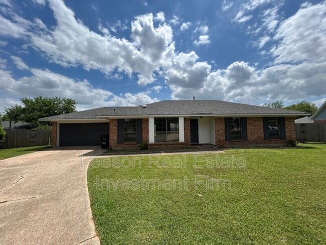 Building Photo - 5410 Mary Dr