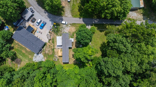 Photo - 220 Lakeshore Dr