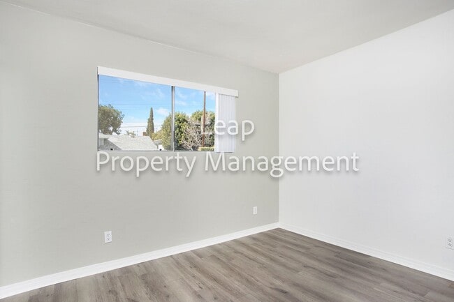 Photo - 1490 W Lambert Rd