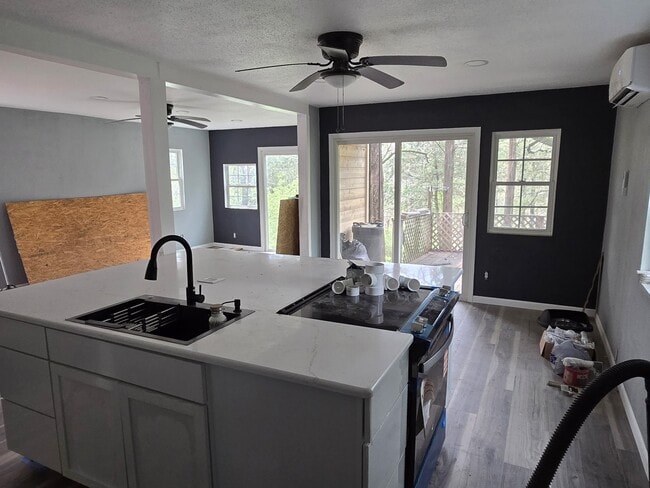 Building Photo - 260 Terrace Crest Ln