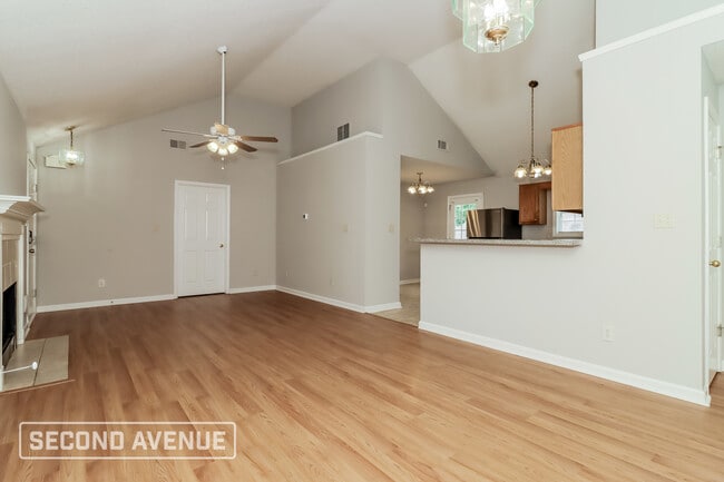 Photo - 1028 Abercorn Way