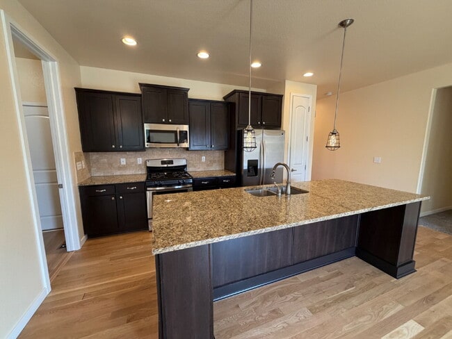 15952 E Village Dr