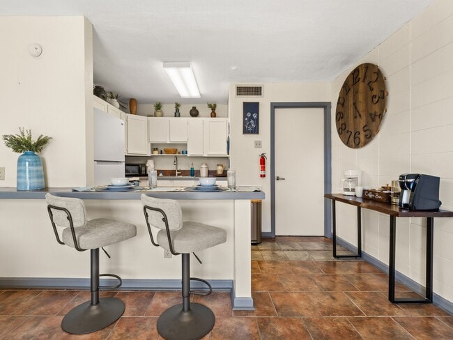 Photo - 710 Iris St Unit 207