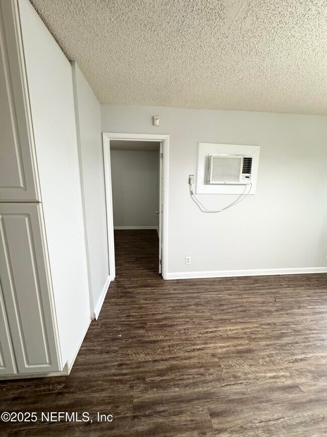 Photo - 7424 Deepwood Dr N House