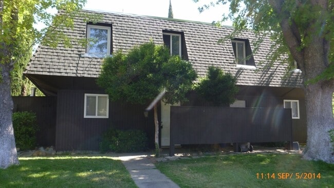Photo - 920 El Camino Ave