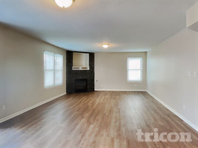 Photo - 7538 Mather Ln