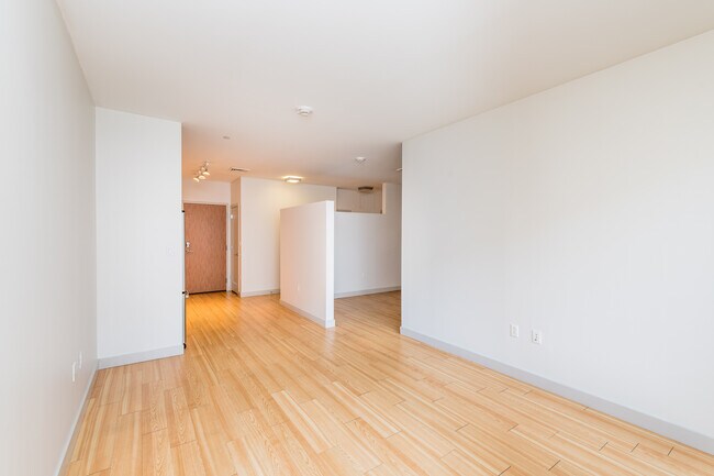 Photo - 320 D St Unidad 243