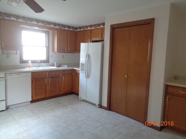 Photo - 1425 Como Park Blvd