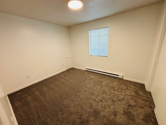 Photo - 3 Bedroom 1 Bath Apartment