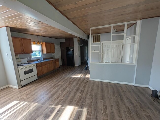 Photo - 56445 Eastlea Dr