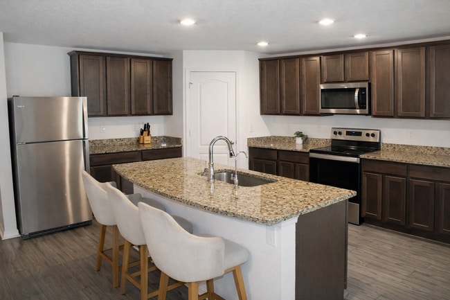 Photo - 72 Brewster Ln