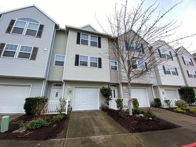 Building Photo - 14290 SW Cougar Ridge Dr