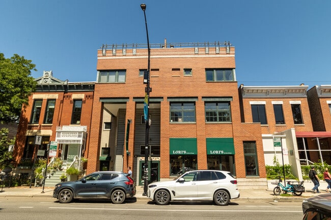 Building Photo - 824 W Armitage Ave Unit 2B Rental