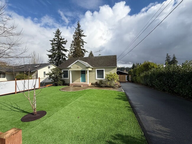 Building Photo - Well-Maintained 3-Bedroom Home in Prime Everett Location