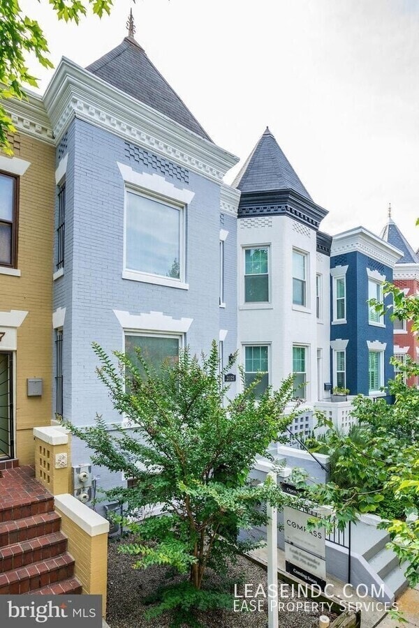 Building Photo - 2025 Flagler Pl NW Unit #B