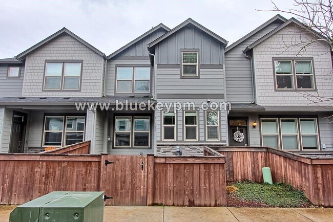 3 Bed,2.5 Bath Townhome at the Landing At ... - 3 Bed,2.5 Bath Townhome at the Landing At ...