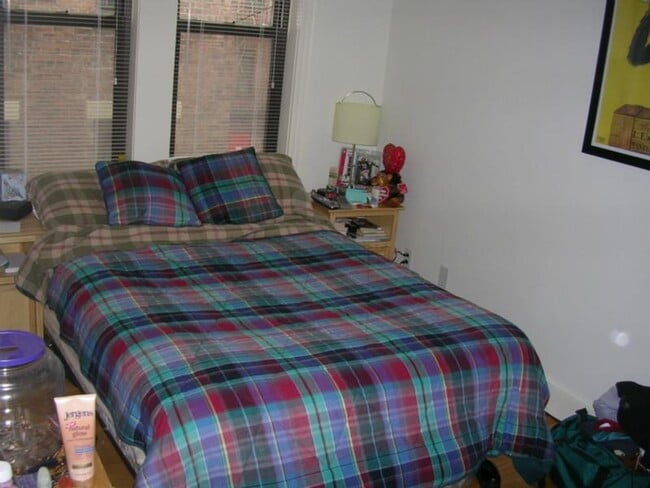 Building Photo - 14 Buswell St Unit 3