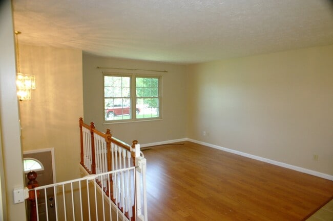 Photo - Seymour, 4 bedroom, hardwood floors - Call Steve Davis (865) 681-1000