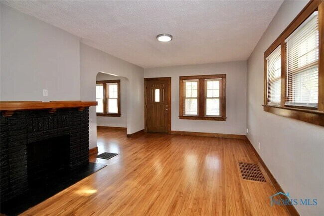 Photo - 4452 Belmar Ave