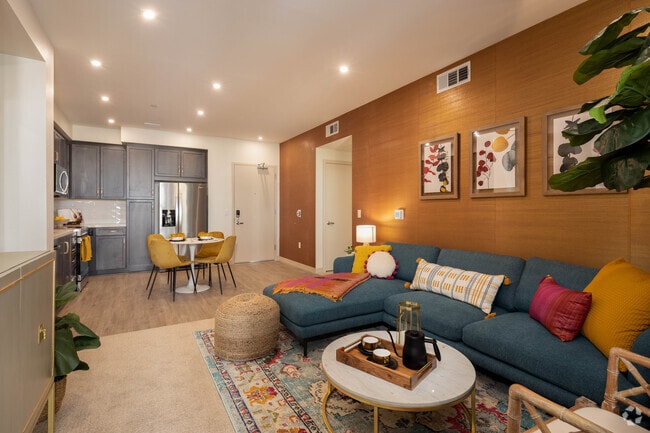 2BR, 2BA