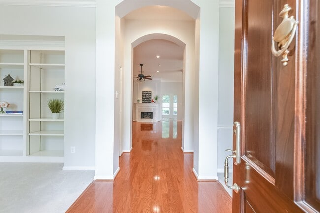 Photo - 14610 Farrawood Dr