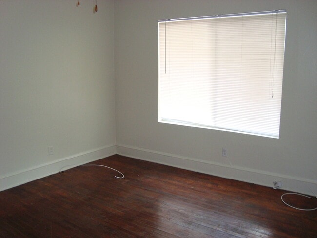 Photo - 105 N Meridian St