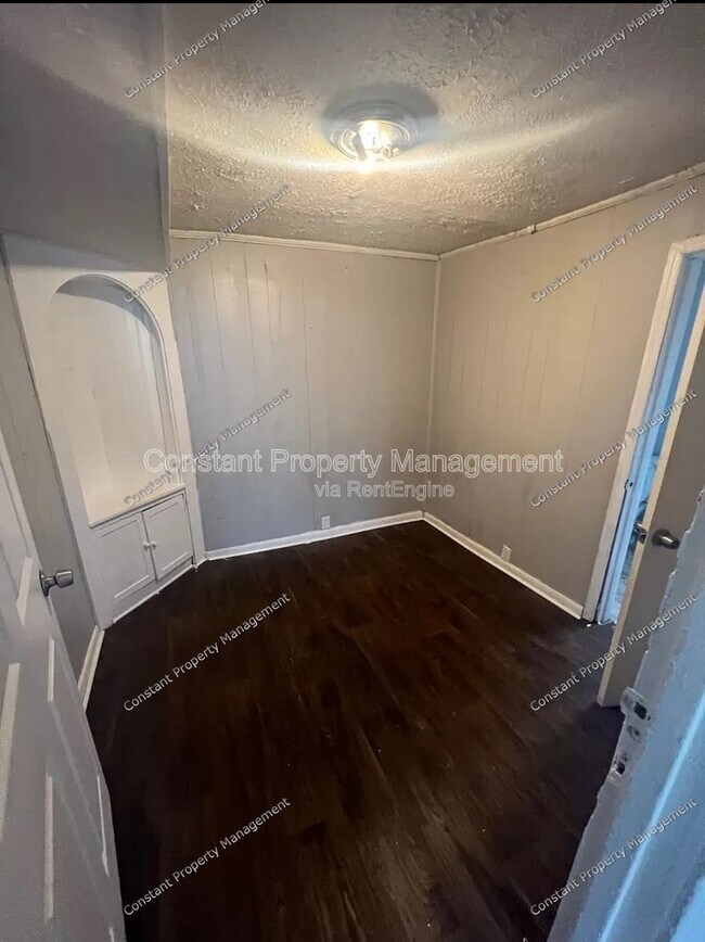 Photo - 616 W Poplar St Unit 1
