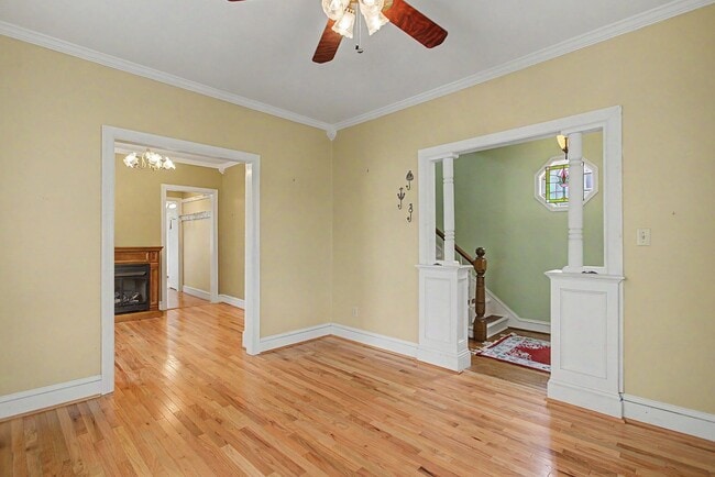 Photo - Charming Victorian Home in Historic Pasture Point – Downtown Hampton